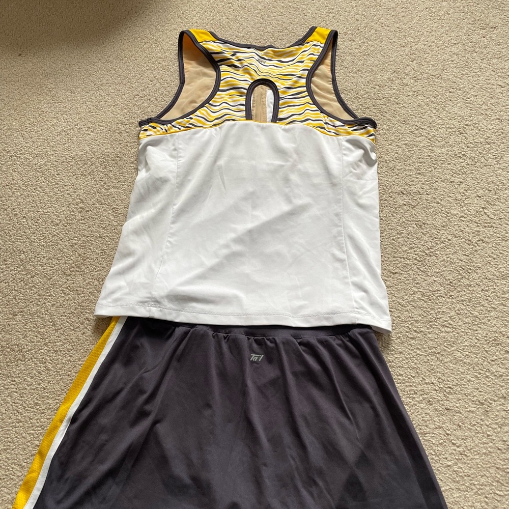 Tail Tennis Outfit - Picture 2 of 7